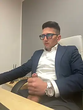 Snapshot of masterboss_ chatting on 02-07-25, 01:11 masterboss  online show from 02-07-25, 01:11