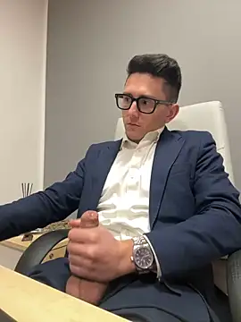 Snapshot of masterboss_ chatting on 02-13-25, 12:43 masterboss  online show from 02-13-25, 12:43