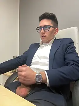 Snapshot of masterboss_ chatting on 02-14-25, 01:18 masterboss  online show from 02-14-25, 01:18