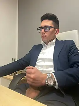 Snapshot of masterboss_ chatting on 02-15-25, 01:05 masterboss  online show from 02-15-25, 01:05