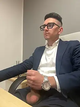 Snapshot of masterboss_ chatting on 02-17-25, 12:48 masterboss  online show from 02-17-25, 12:48