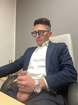 Snapshot of masterboss_ chatting on 02-18-25, 01:00 masterboss  online show from 02-18-25, 01:00