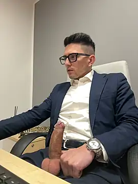 Snapshot of masterboss_ chatting on 02-19-25, 01:17 masterboss  online show from 02-19-25, 01:17