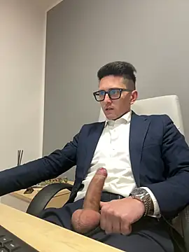 Snapshot of masterboss_ chatting on 02-25-25, 01:28 masterboss  online show from 02-25-25, 01:28