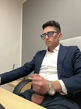 Snapshot of masterboss_ chatting on 03-03-25, 12:37 masterboss  online show from 03-03-25, 12:37