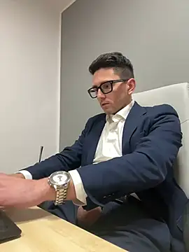 Snapshot of masterboss_ chatting on 03-04-25, 12:55 masterboss  online show from 03-04-25, 12:55