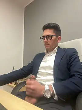 Snapshot of masterboss_ chatting on 03-06-25, 12:41 masterboss  online show from 03-06-25, 12:41