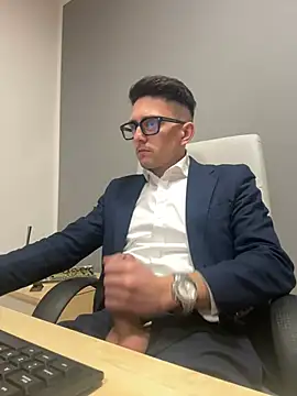 Snapshot of masterboss_ chatting on 03-12-25, 12:36 masterboss  online show from 03-12-25, 12:36