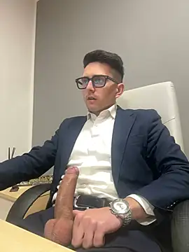 Snapshot of masterboss_ chatting on 03-19-25, 12:56 masterboss  online show from 03-19-25, 12:56