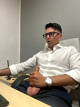 Snapshot of masterboss_ chatting on 09-09-25, 11:54 masterboss  online show from 09-09-25, 11:54