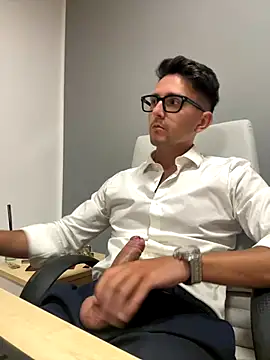 Snapshot of masterboss_ chatting on 09-13-25, 12:16 masterboss  online show from 09-13-25, 12:16