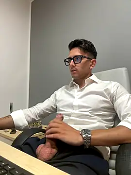 Snapshot of masterboss_ chatting on 09-17-25, 11:45 masterboss  online show from 09-17-25, 11:45