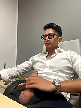 Snapshot of masterboss_ chatting on 09-23-25, 12:08 masterboss  online show from 09-23-25, 12:08