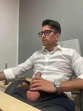 Snapshot of masterboss_ chatting on 09-25-25, 11:25 masterboss  online show from 09-25-25, 11:25