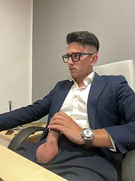 Snapshot of masterboss_ chatting on 09-30-25, 11:26 masterboss  online show from 09-30-25, 11:26