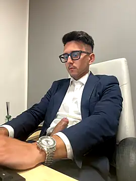 Snapshot of masterboss_ chatting on 10-02-25, 11:28 masterboss  online show from 10-02-25, 11:28