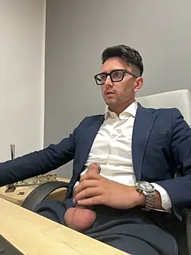 Snapshot of masterboss_ chatting on 10-06-25, 11:29 masterboss  online show from 10-06-25, 11:29