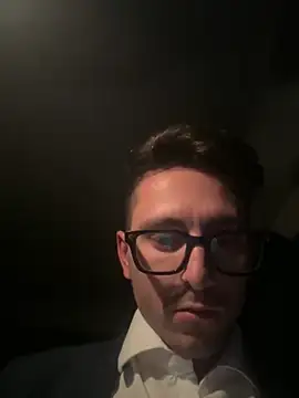 Snapshot of masterboss_ chatting on 10-21-25, 07:36 masterboss  online show from 10-21-25, 07:36