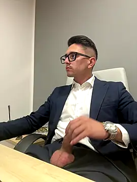 Snapshot of masterboss_ chatting on 10-27-25, 01:04 masterboss  online show from 10-27-25, 01:04