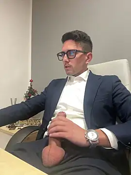 Snapshot of masterboss_ chatting on 12-18-25, 07:53 masterboss online show from 12-18-25, 07:53