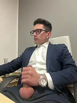 Snapshot of masterboss_ chatting on 01-10-26, 01:24 masterboss online show from 01-10-26, 01:24