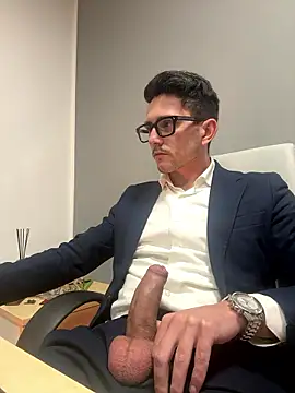 Snapshot of masterboss_ chatting on 01-16-26, 12:42 masterboss online show from 01-16-26, 12:42