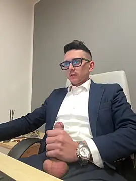 Snapshot of masterboss_ chatting on 02-23-26, 12:57 masterboss online show from 02-23-26, 12:57