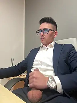 Snapshot of masterboss_ chatting on 02-25-26, 01:32 masterboss online show from 02-25-26, 01:32