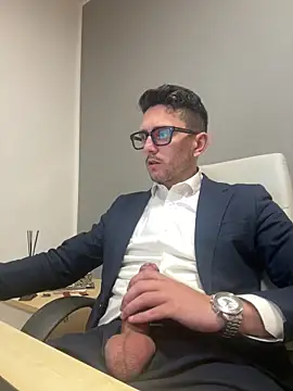 Snapshot of masterboss_ chatting on 03-06-26, 12:56 masterboss online show from 03-06-26, 12:56