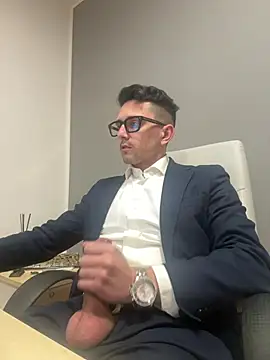 Snapshot of masterboss_ chatting on 03-12-26, 01:17 masterboss online show from 03-12-26, 01:17