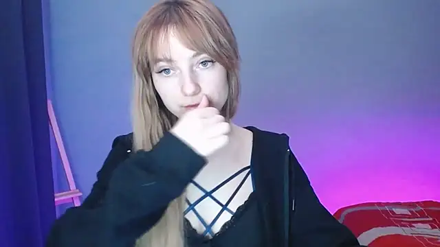 LuciaYoung online show from 01-31-25, 04:27