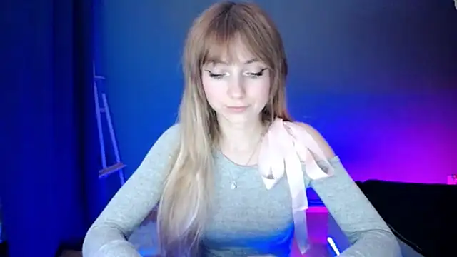 LuciaYoung online show from 03-18-25, 10:37