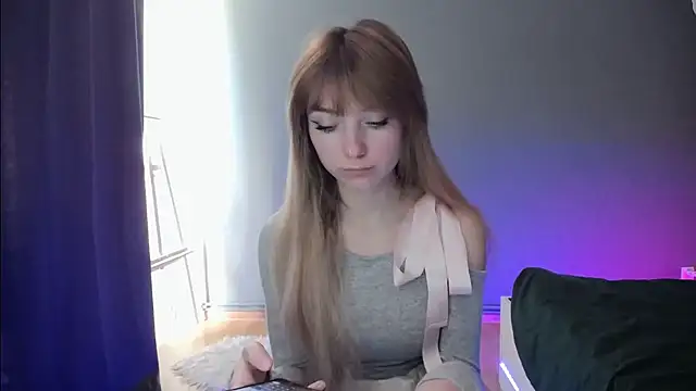 LuciaYoung online show from 03-19-25, 10:22