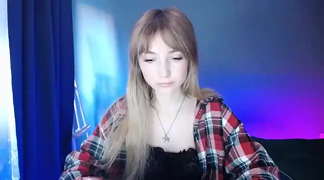 LuciaYoung online show from 03-20-25, 04:20