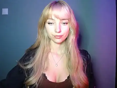 LuciaYoung online show from 10-06-25, 06:27