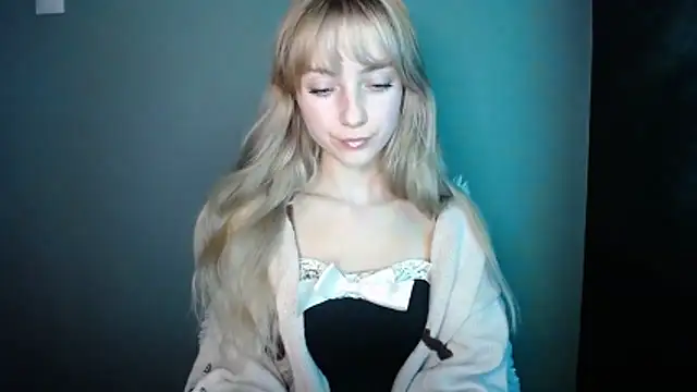 LuciaYoung online show from 12-02-25, 01:17