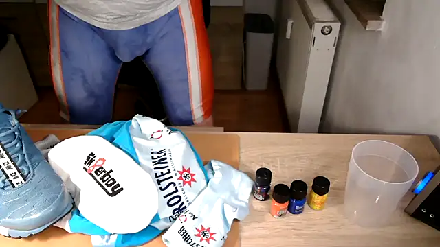 lycrasneakerxh online show from 04-12-26, 09:09