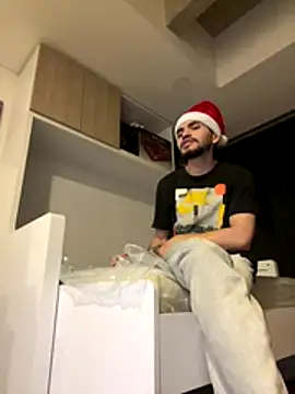 Snapshot of aangie__uwu chatting on 12-20-25, 03:35 aangie uwu online show from 12-20-25, 03:35