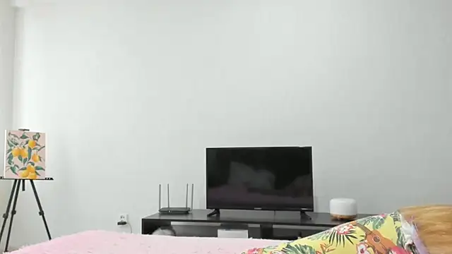 Snapshot of CarolHowward chatting on 09-20-25, 05:52 CarolHowward online show from 09-20-25, 05:52