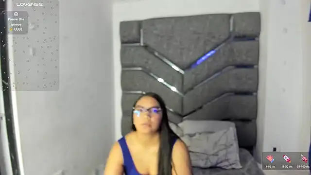 Snapshot of Latinos_couples chatting on 08-04-26, 03:43 Latinos couples online show from 08-04-26, 03:43