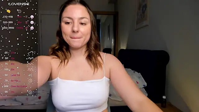 Snapshot of ThreeshaWhite chatting on 02-27-25, 08:28 ThreeshaWhite online show from 02-27-25, 08:28