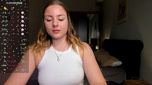 Snapshot of ThreeshaWhite chatting on 03-13-25, 04:45 ThreeshaWhite online show from 03-13-25, 04:45