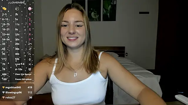 ThreeshaWhite online show from 06-22-26, 03:25