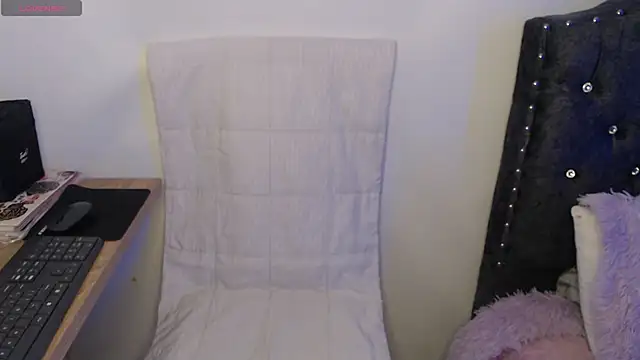 Snapshot of Maiaa_evans chatting on 12-03-24, 02:58 Maiaa evans online show from 12-03-24, 02:58