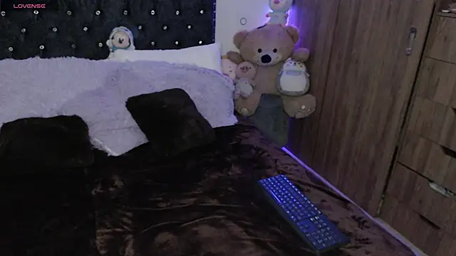 Snapshot of Maiaa_evans chatting on 12-28-24, 12:26 Maiaa evans online show from 12-28-24, 12:26