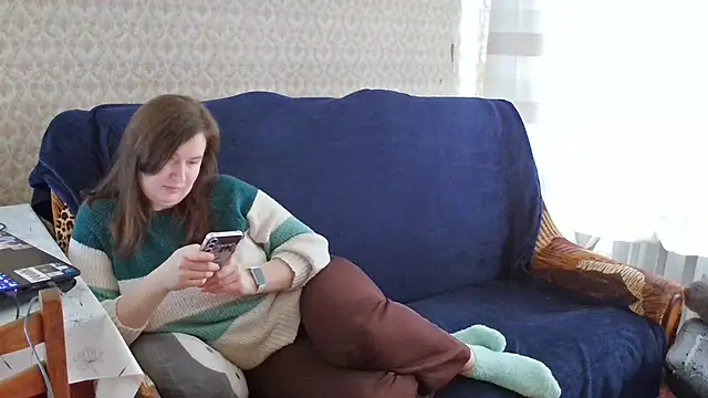 Snapshot of franceska_blue chatting on 02-18-26, 10:11 franceska blue online show from 02-18-26, 10:11