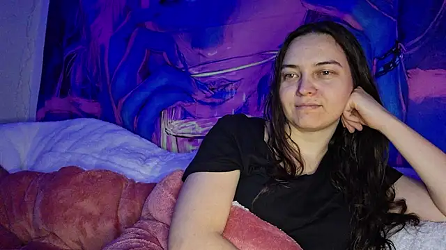 Snapshot of Cyndee_Winter chatting on 01-14-25, 05:56 Cyndee Winter online show from 01-14-25, 05:56
