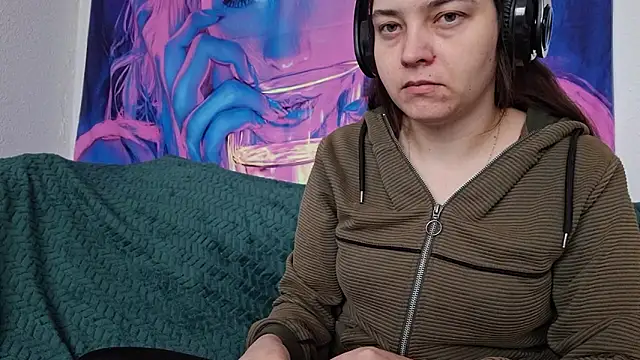 Snapshot of Cyndee_Winter chatting on 02-27-25, 01:49 Cyndee Winter online show from 02-27-25, 01:49