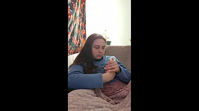 Snapshot of Cyndee_Winter chatting on 03-19-25, 03:19 Cyndee Winter online show from 03-19-25, 03:19