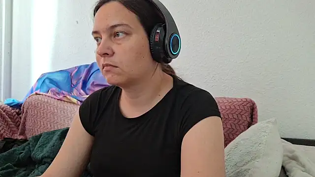 Cyndee Winter online show from 06-09-26, 02:17